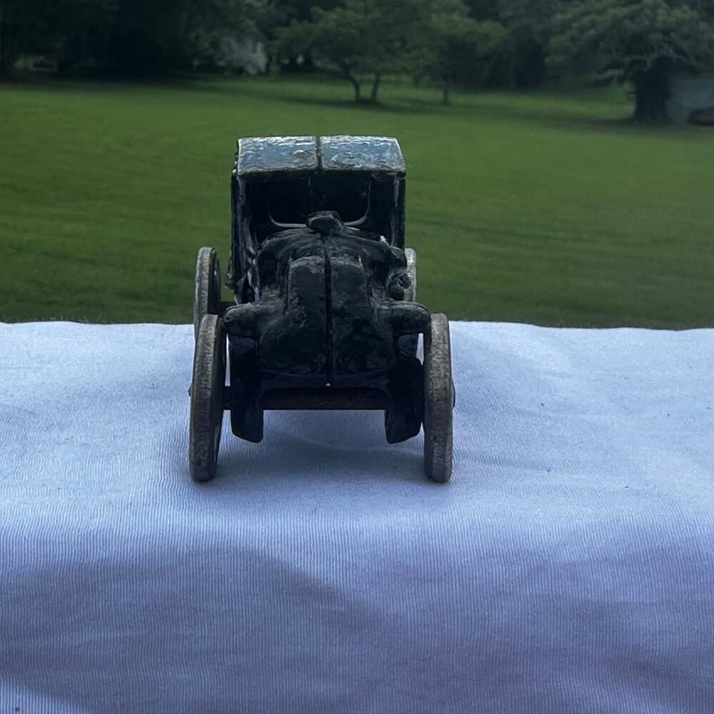 Vintage Cast Iron Mack C Truck Toy - Picture 3 of 7
